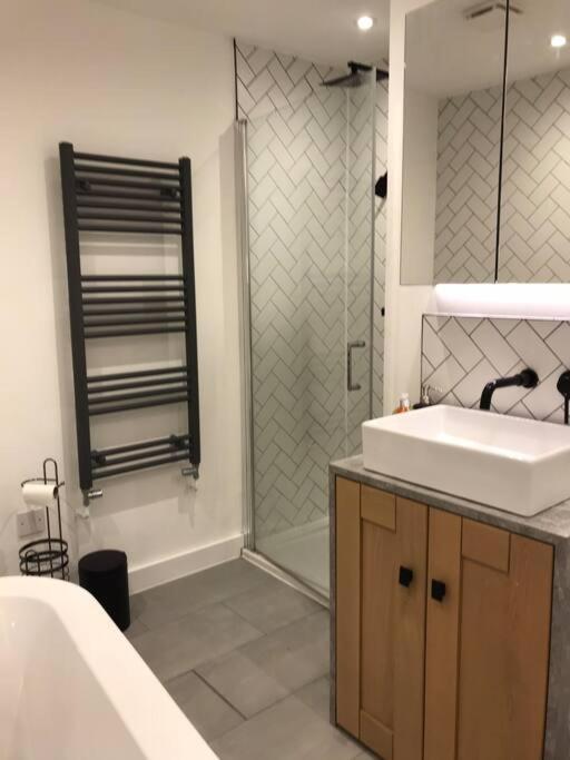 New Town House With *Free Allocated Parking* Brighton Exterior foto