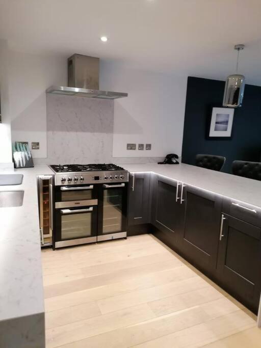 New Town House With *Free Allocated Parking* Brighton Exterior foto
